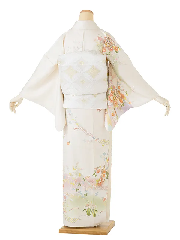 【正絹】訪問着  アイボリー  貝桶に四季草花