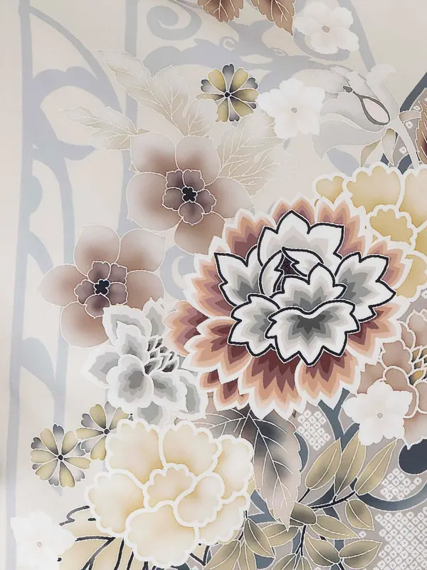 ベージュ 絵羽 牡丹 アラベスク/モカ 小花刺繍