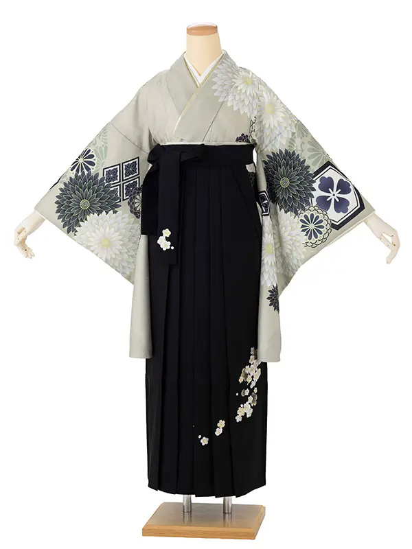 薄緑 絵羽 大輪の菊/黒 小梅刺繍