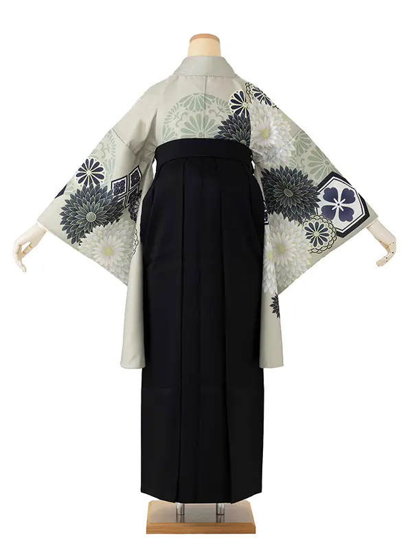 薄緑 絵羽 大輪の菊/黒 小梅刺繍