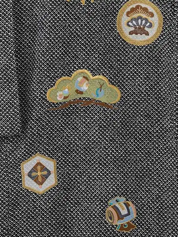 男児産着 1105 絞り柄 鹿の子 黒 鷹 宝尽くし 総刺繍