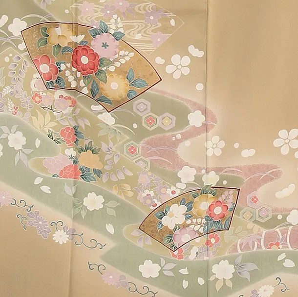 訪問着 うぐいす地紙に辻ヶ花