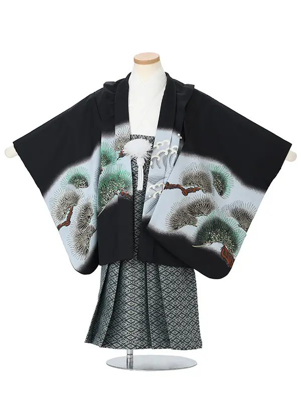 カブトに龍　黒　　着物白