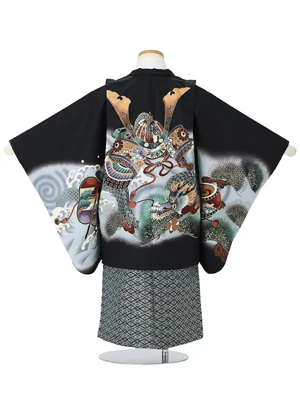 カブトに龍　黒　　着物白