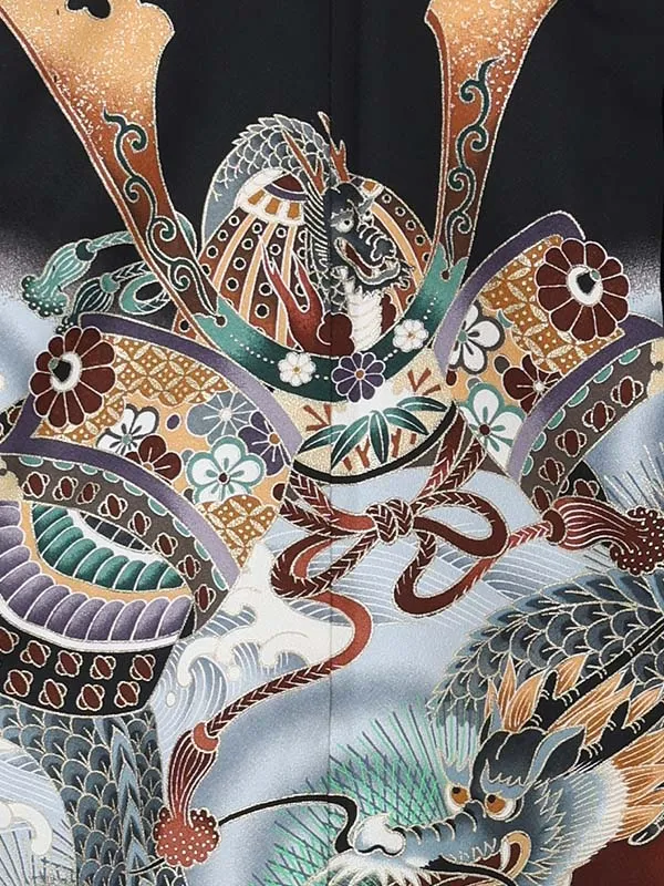 カブトに龍　黒　　着物白