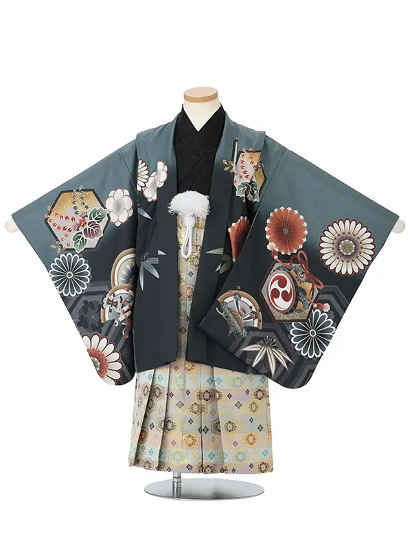 【刺?】タカに亀甲　グレー　　着物黒