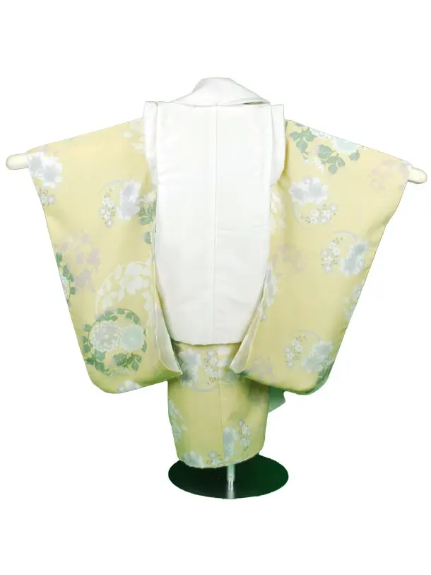 ３才女児被布　白サテン　クリーム洋花　