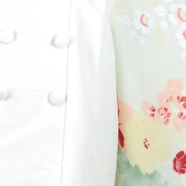 ３才女児被布　白サテン　グレー洋花