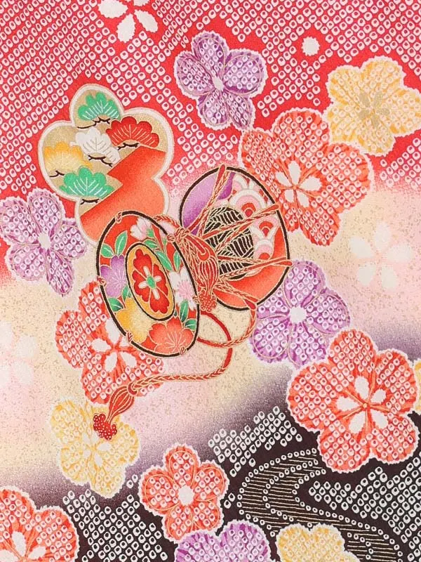 【絵羽】【刺繍】椿白　疋田風鼓赤黒