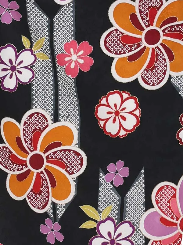 【刺繍】桜ベージュ　ねじり梅黒