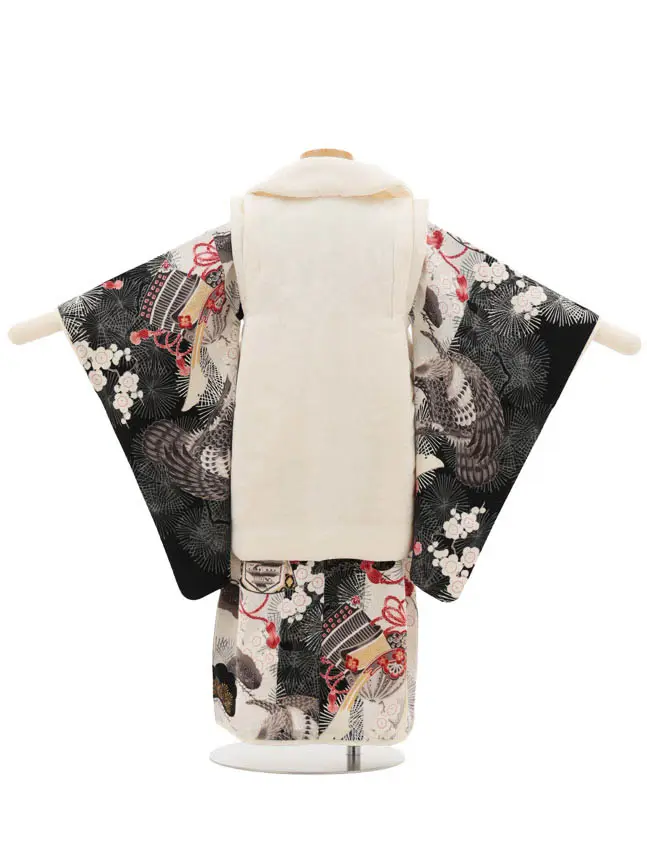 七五三(3歳男児被布)3349 白無地ベロア風×白色鷹かぶと松