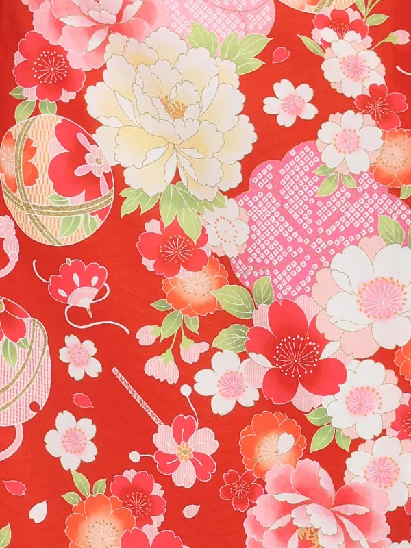 七五三(3歳女児被布)3379 白紗綾形文桜刺繍×赤紗綾形文花づくし