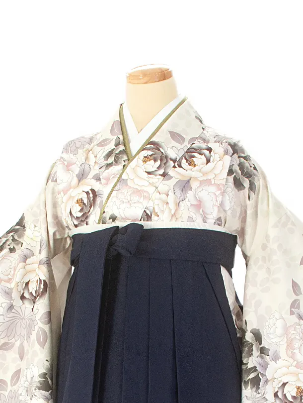 【ふくよかサイズ】卒業式袴 D0040 ベージュ牡丹×紺無地袴