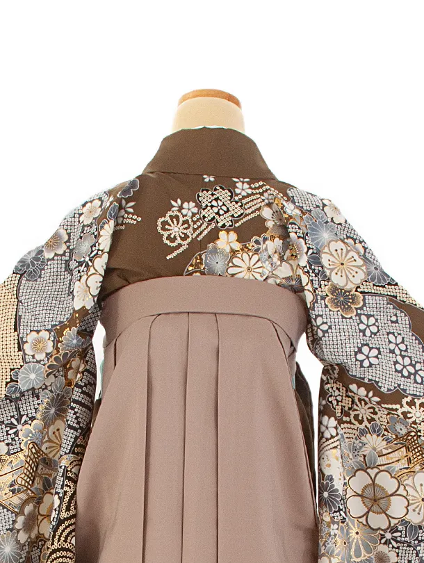 卒業式袴 D0042 絵羽 カーキ  桜×ベージュ梅ししゅう袴