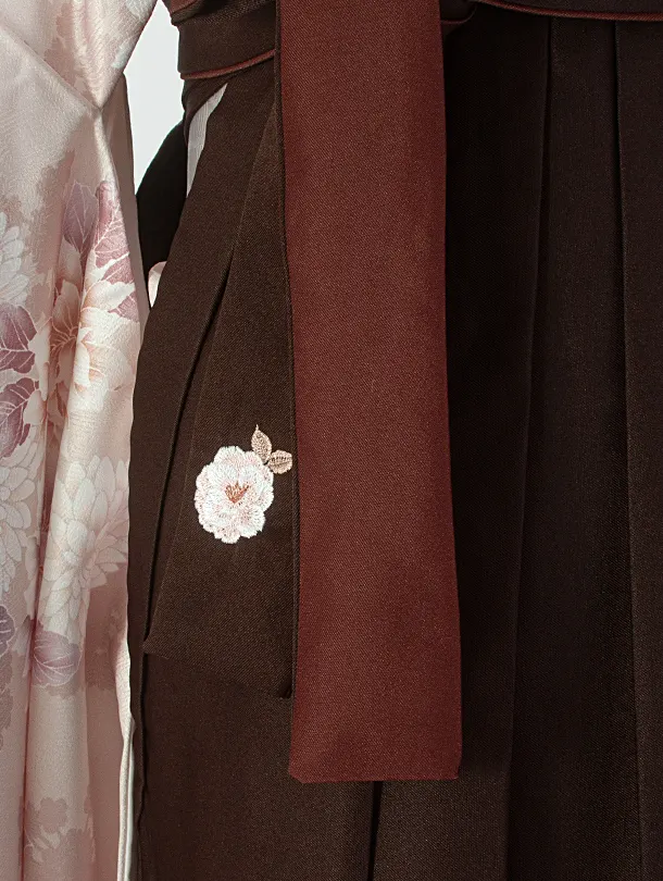 卒業式袴 D0056 モカ 牡丹 ダリア×こげ茶 ししゅう