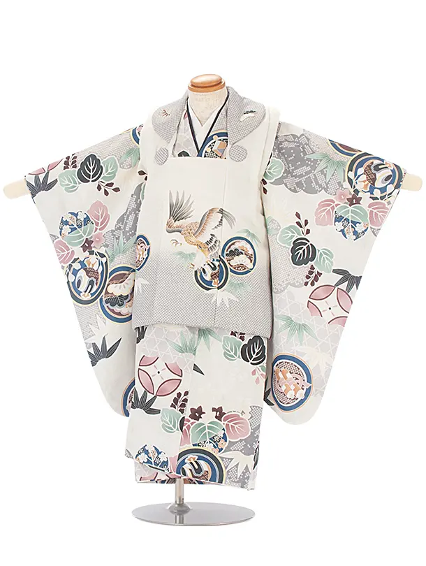 七五三(3歳男児被布)D3085 薄グレー 鷹／薄クリーム 桐 小槌