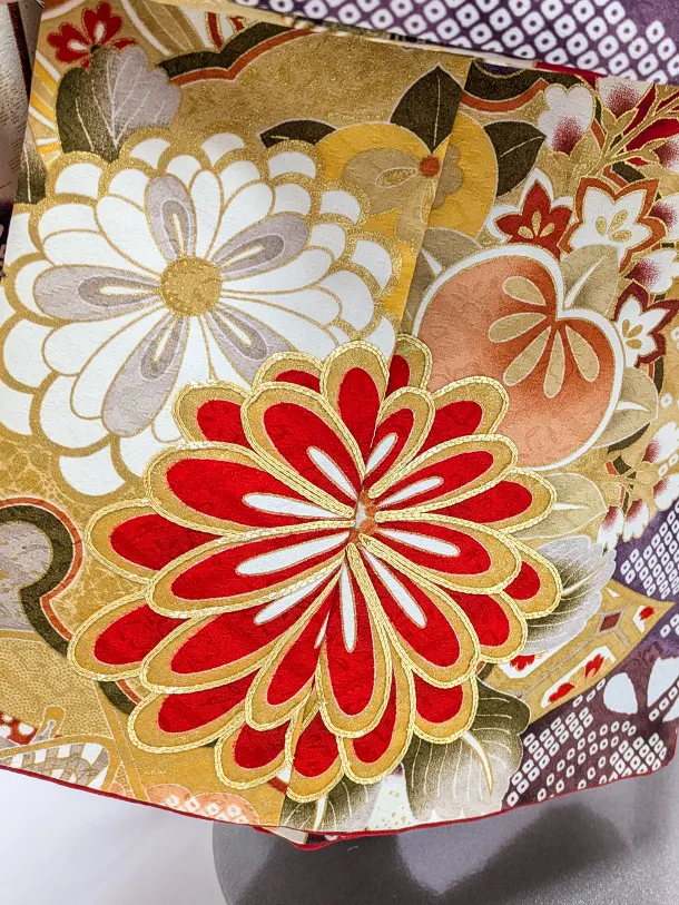 3歳女児被布　D3066 赤地に花づくし