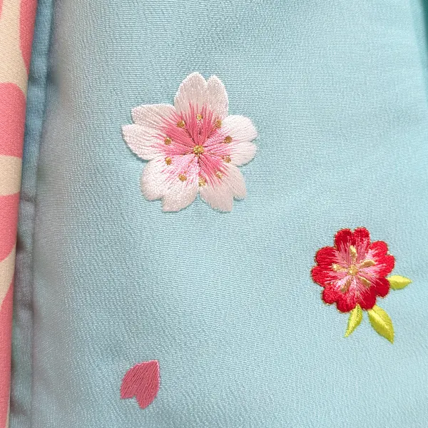 3歳女児被布　D3076 水色系×オレンジ系　花