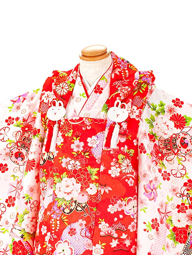 3歳女児被布 D3078 白×赤 花と御所車