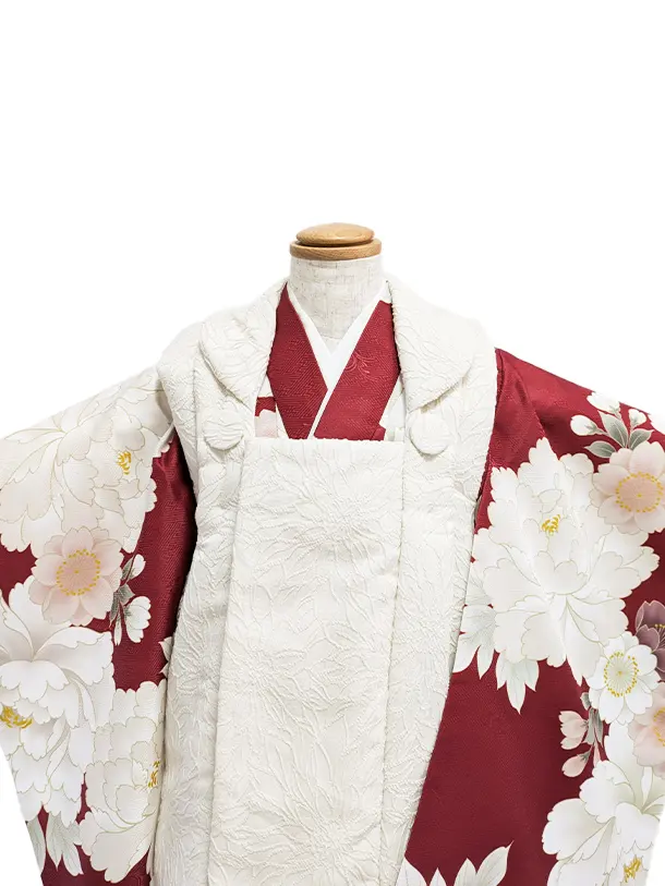 3歳女児被布　D3082 クリーム刺しゅう被布×エンジ白花着物