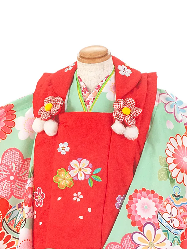 2歳3歳女児被布 D3102 赤×ヒワ 桜 梅 鈴