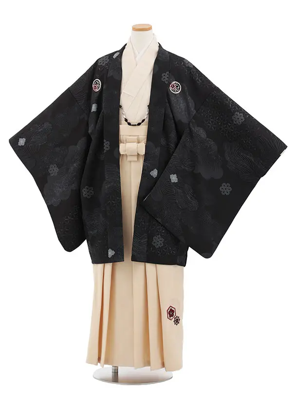 小学生男児 D0064 雲取り 黒紋付 小紋×アイボリー