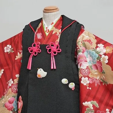 七五三レンタル(3歳女児被布)赤　古典柄×黒