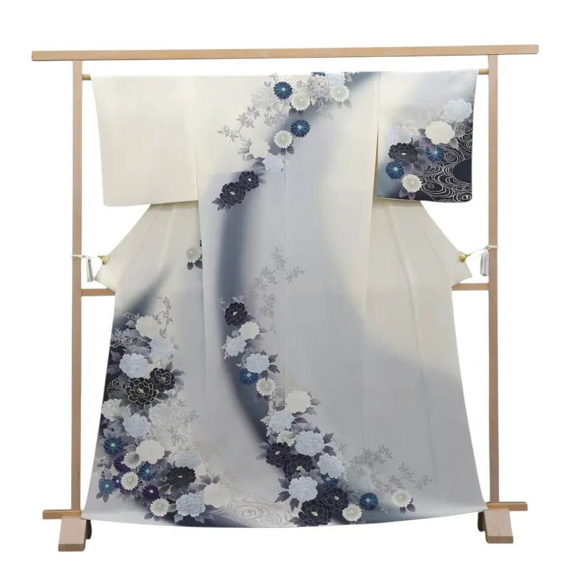 訪問着レンタル　四季花に流水/オフホワイトぼかし