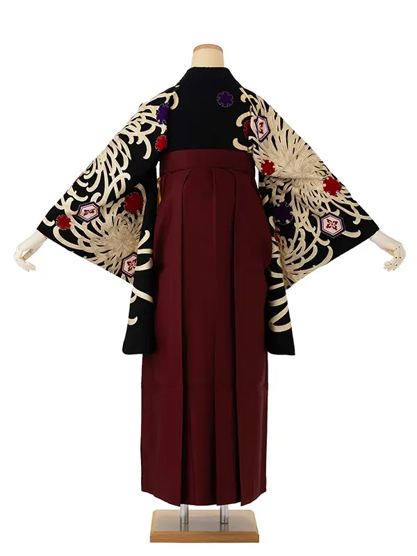 卒業式袴レンタルM1018　乱菊に亀甲紋・黒×えんじ