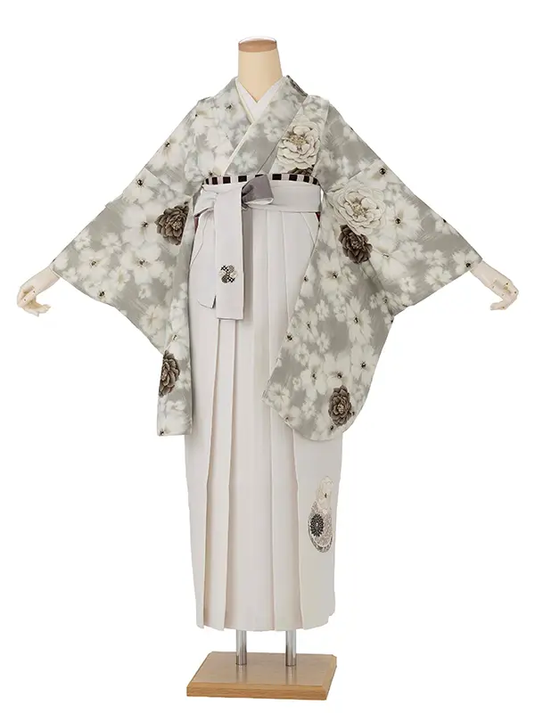 卒業式袴レンタルM1370花水木/薄茶×菊絵皿　刺繍・オフ白