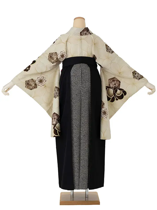 卒業式袴レンタルM1377西洋の梅・ベージュ×疋田／黒