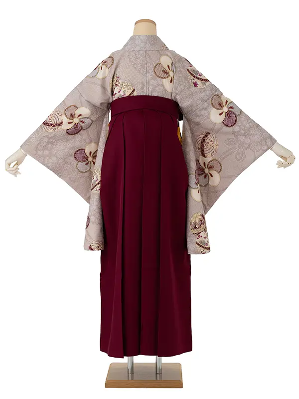 卒業式袴レンタルM1385まりとねじり梅・グレージュ×花丸紋に桜　刺繍・エンジ