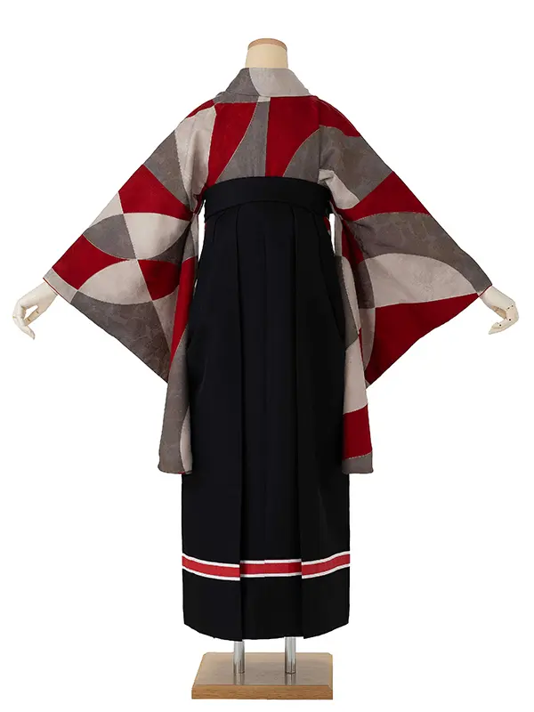 卒業式袴レンタルM1399AリングとBリング・赤×ライン/黒