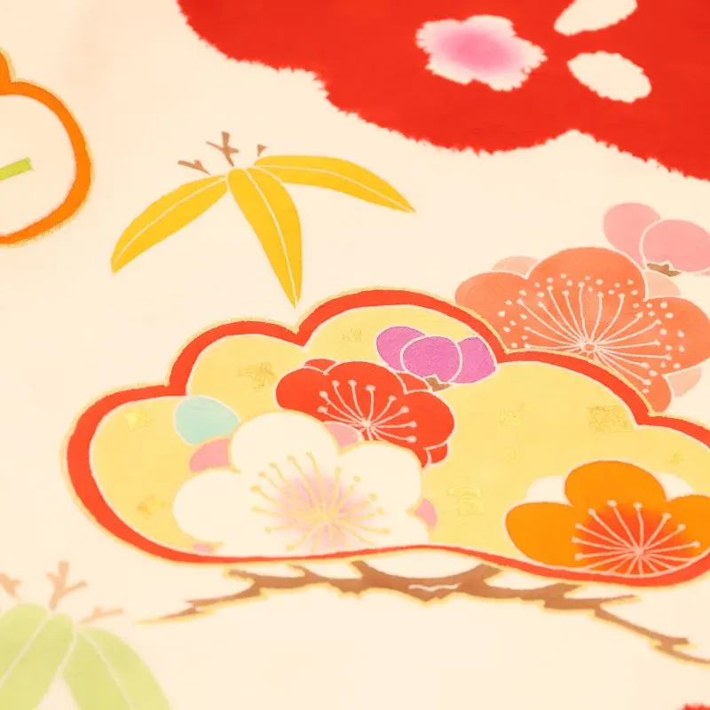 【高級正絹　金駒刺繍入】女児産着 お宮参りレンタル　雲取り松竹梅/赤×白