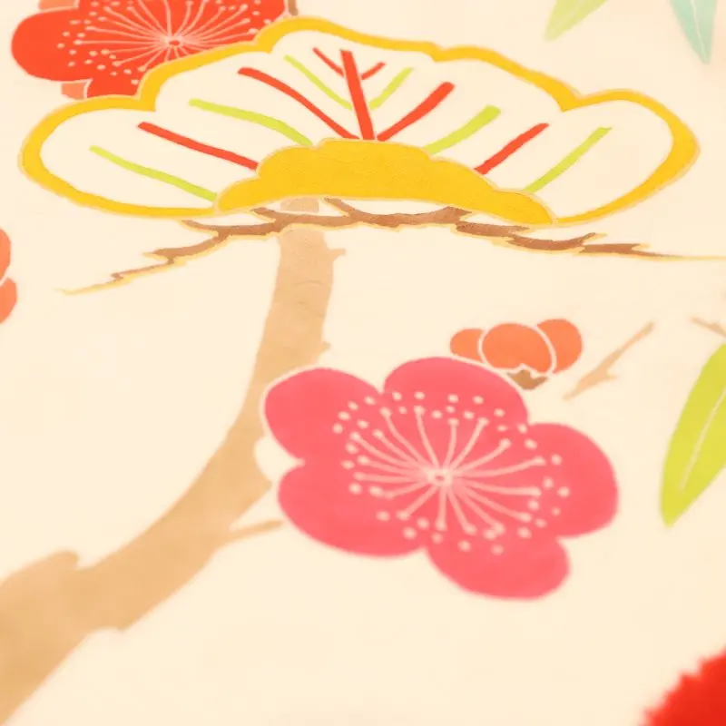 【高級正絹　金駒刺繍入】女児産着 お宮参りレンタル　雲取り松竹梅/赤×白