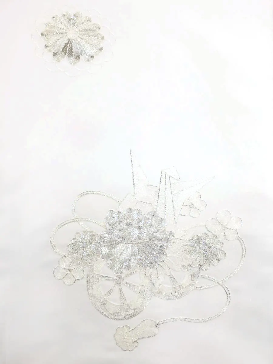 お宮参り 女の子レンタル　銀糸刺繍　折鶴に菊/白