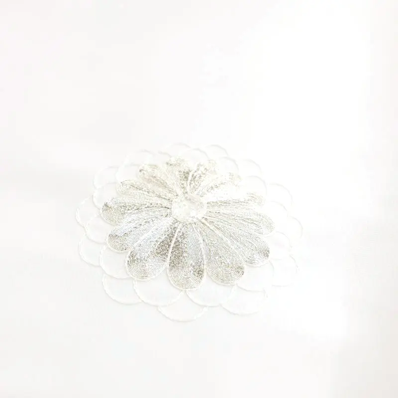お宮参り 女の子レンタル　銀糸刺繍　折鶴に菊/白