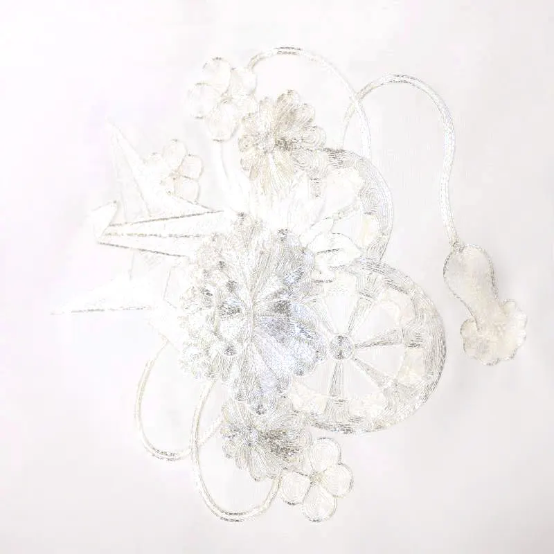 お宮参り 女の子レンタル　銀糸刺繍　折鶴に菊/白