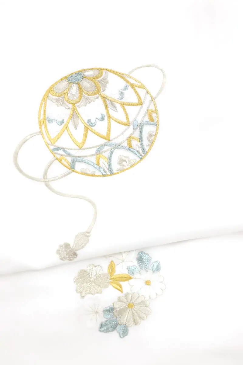 お宮参り 女の子レンタル　銀糸刺繍　花祝熨斗/白