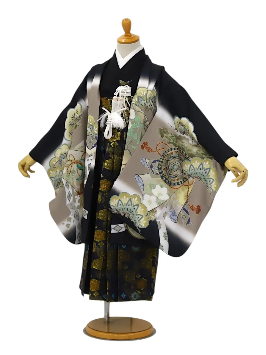 【ママも安心　かんたん着付け】七五三(5歳男児袴)鷹に宝尽くし/黒×亀甲袴