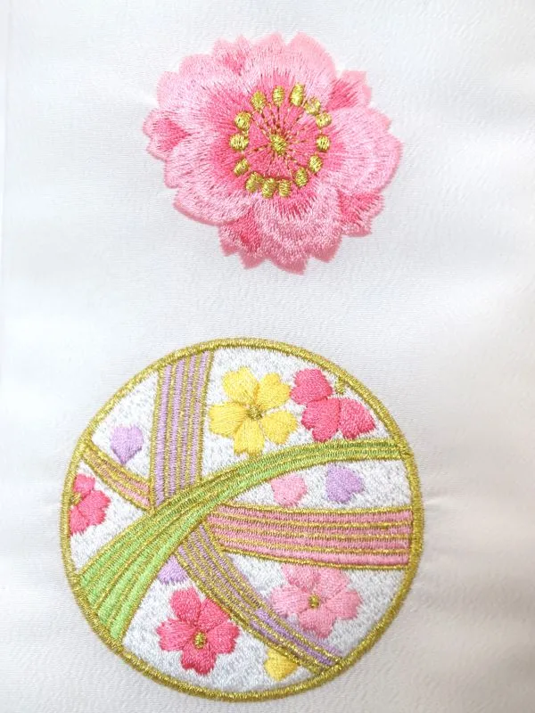七五三レンタル(3歳女児被布)刺繍・鞠に桜/白×鞠に桜づくし/水色