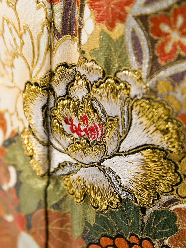 黒留袖 MT-020 扇面に四季草花 飛翔鶴 金箔