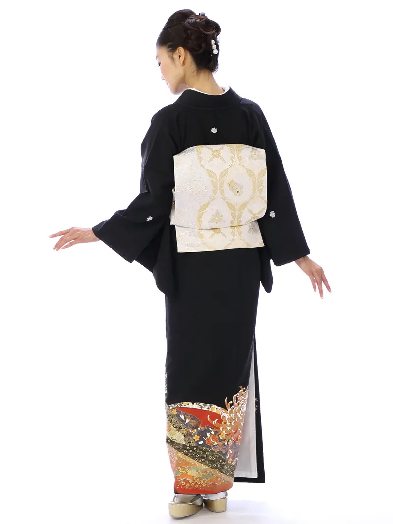 黒留袖 MT-020 扇面に四季草花 飛翔鶴 金箔