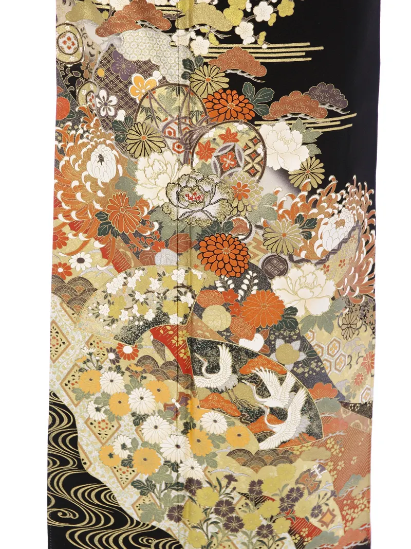 黒留袖 MT-020 扇面に四季草花 飛翔鶴 金箔