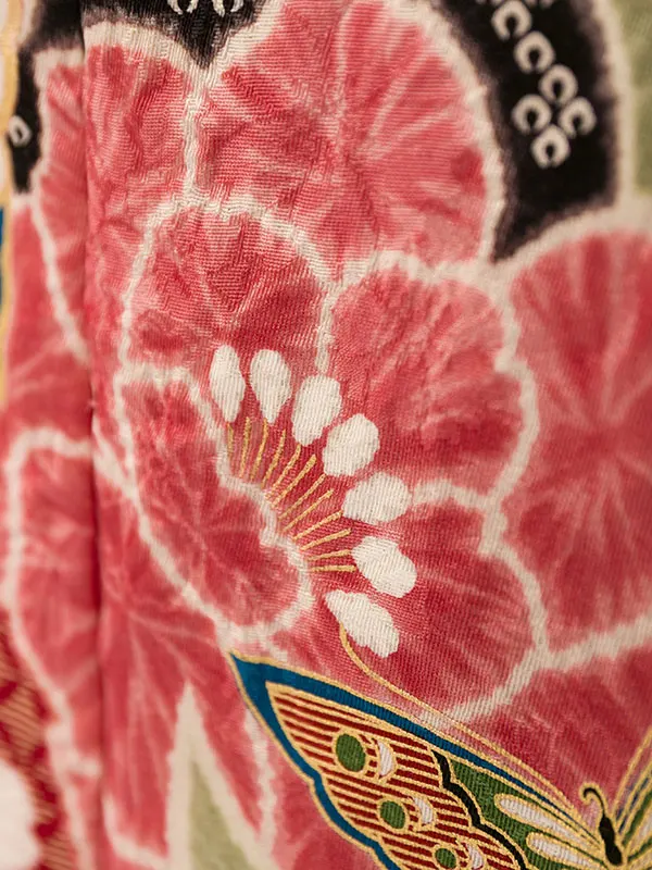 振袖 3S465 赤地 絞り柄 蝶 牡丹 桜 金彩