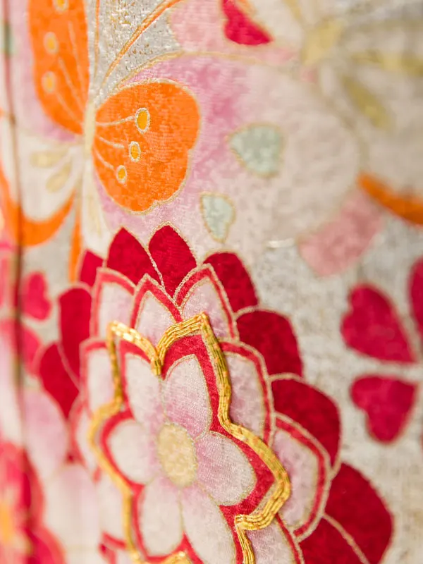 振袖 1S1564 ｸﾘｰﾑ裾ｵﾚﾝｼﾞ 華文 蝶 鞠