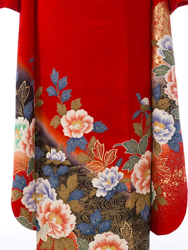 振袖 3S316 赤 桜地紋 牡丹 蝶 金彩
