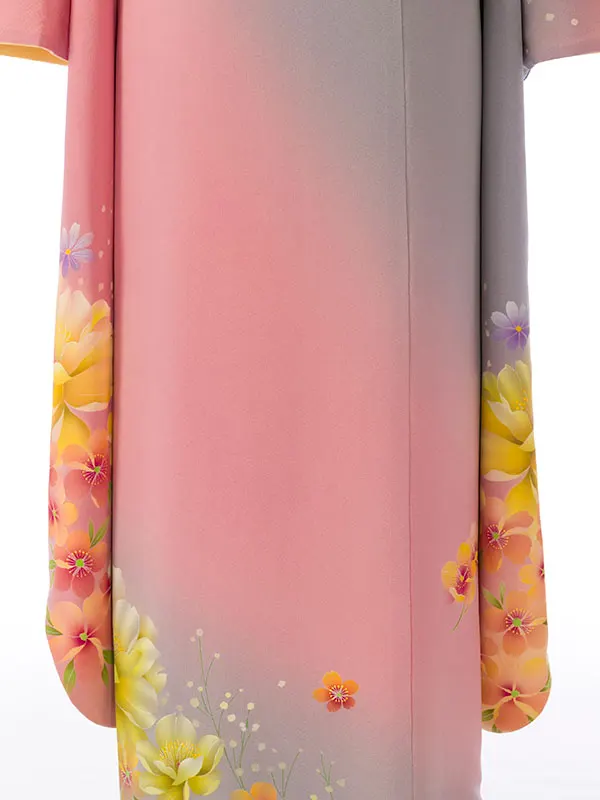 振袖 4S755 ﾋﾟﾝｸ地 裾ぼかし 洋花