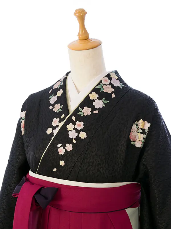 卒業袴 R1012 E-H012-24-3 黒地 花紋 桜|赤紫ぼかし袴 桜刺繍