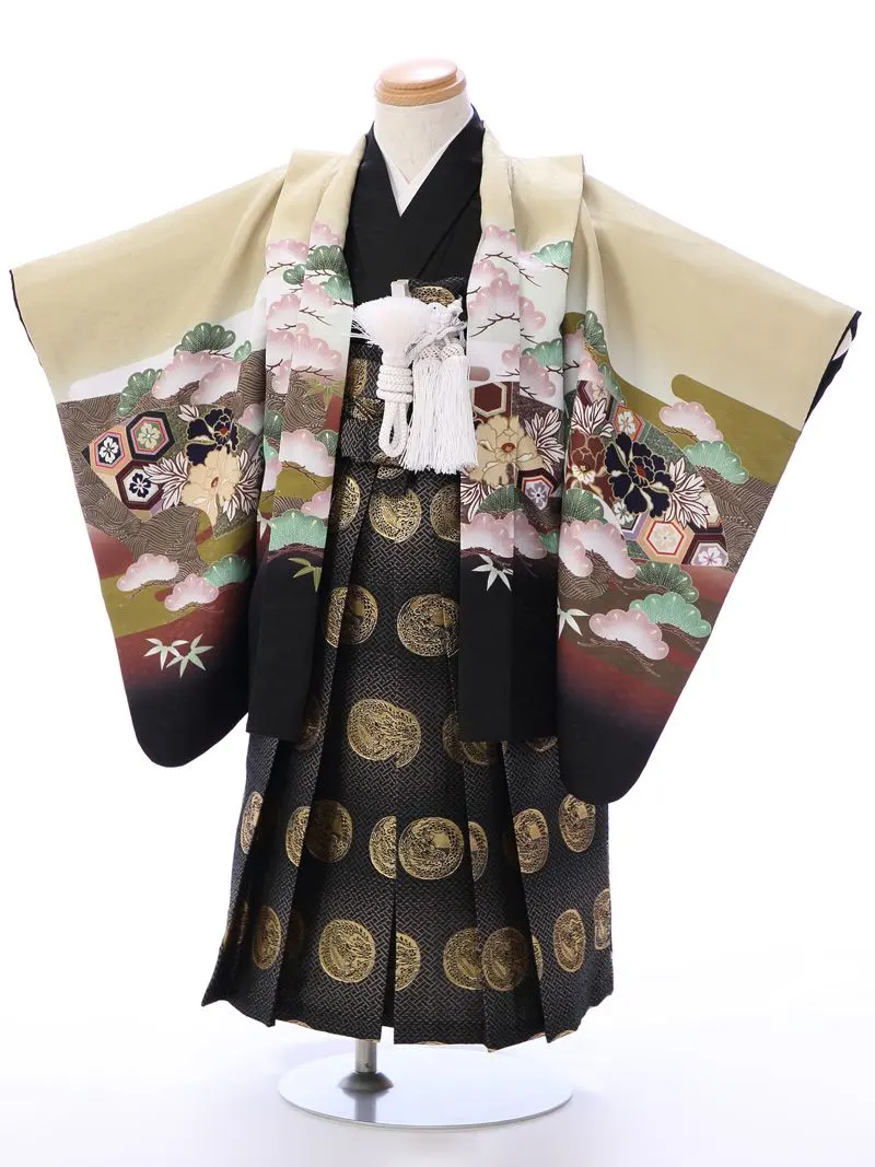 七五三(3歳男)E-3-026 金茶地 兜 扇面 松|黒|黒ｸﾞﾚｰ 龍紋